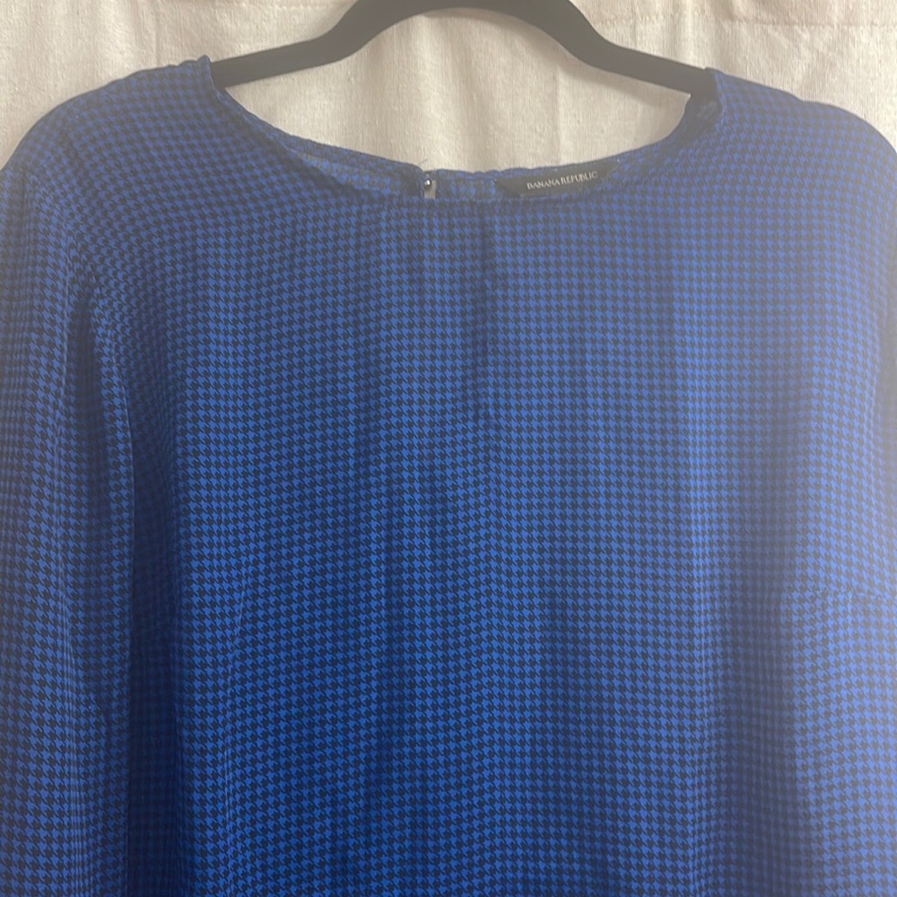 Banana Republic houndstooth blouse, blue and black, size large